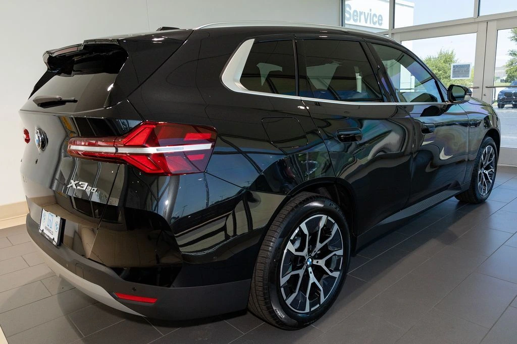 2026 BMW X3 30 - Photo 16