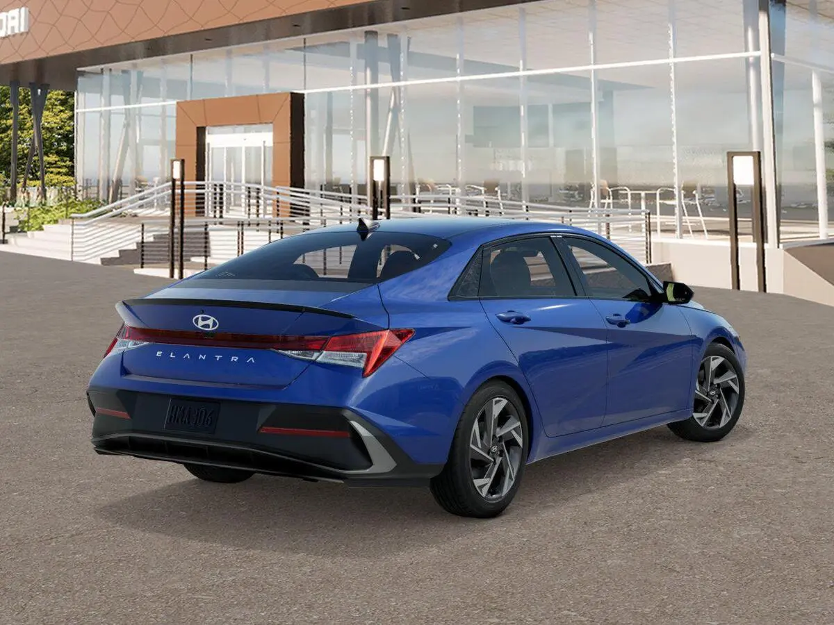 2026 Hyundai Elantra SEL Sport photo 3
