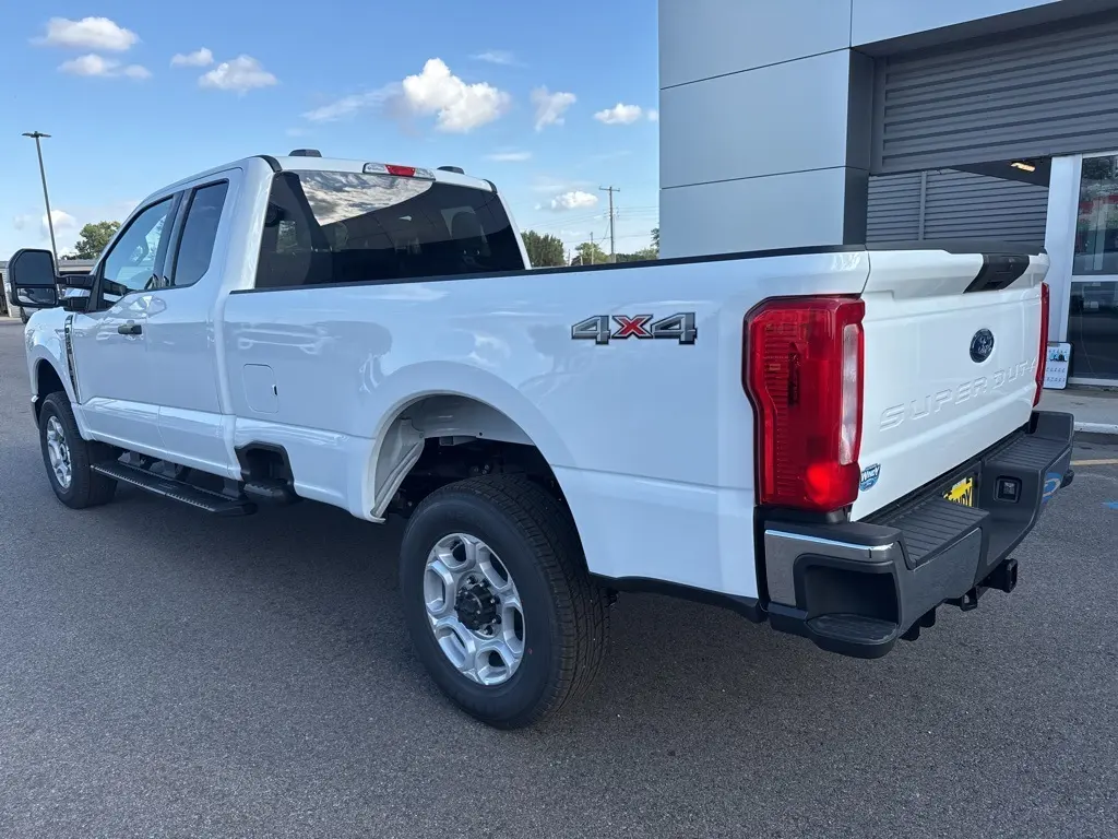 2026 Ford F-350 photo 7