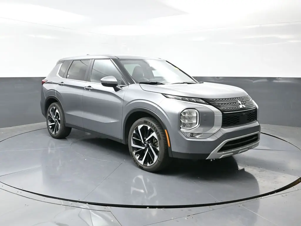 2024 Mitsubishi Outlander SE Ralliart photo 3