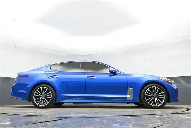 2018 Kia Stinger Premium photo 36