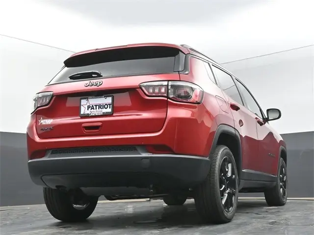 2026 Jeep Compass Latitude photo 42