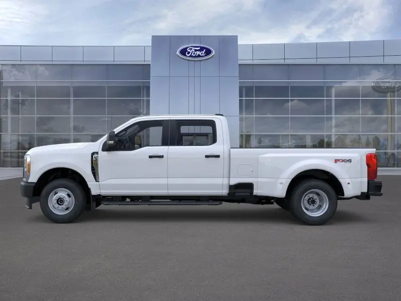 2025 Ford F-350 photo 4