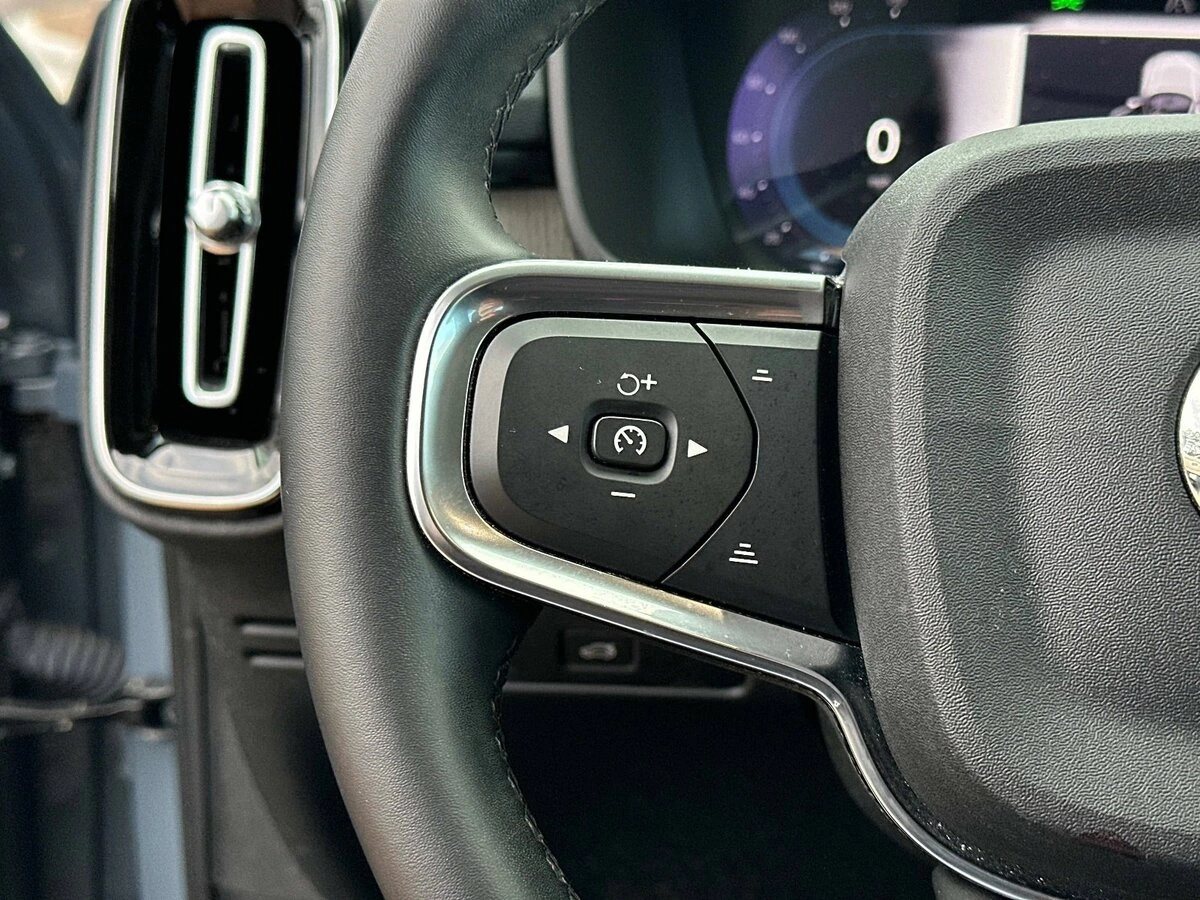 2023 Volvo - image 29