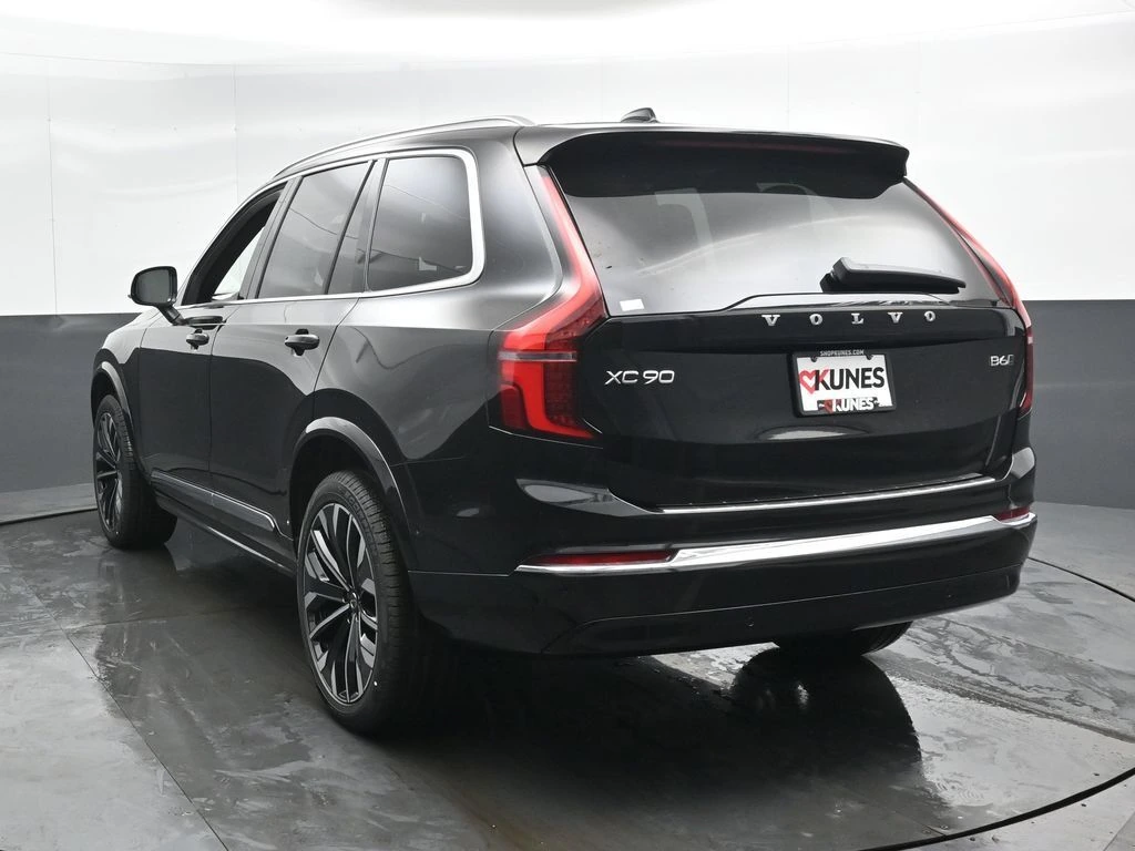 2026 Volvo - image 8