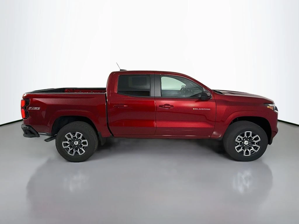 2026 Chevrolet Colorado Z71 - Photo 8