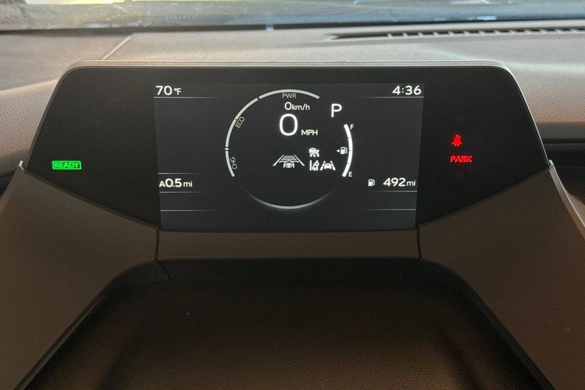 2025 Toyota Prius LE - Photo 24