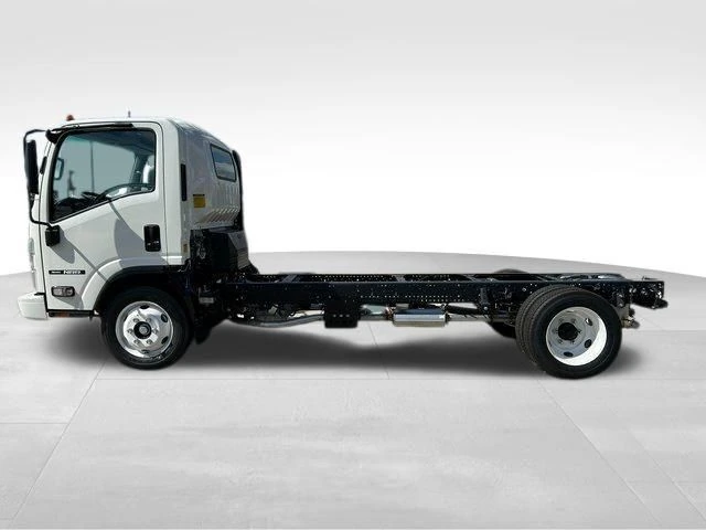 2024 Isuzu NPR - image 5