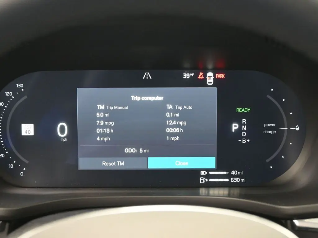 2026 Volvo - image 9