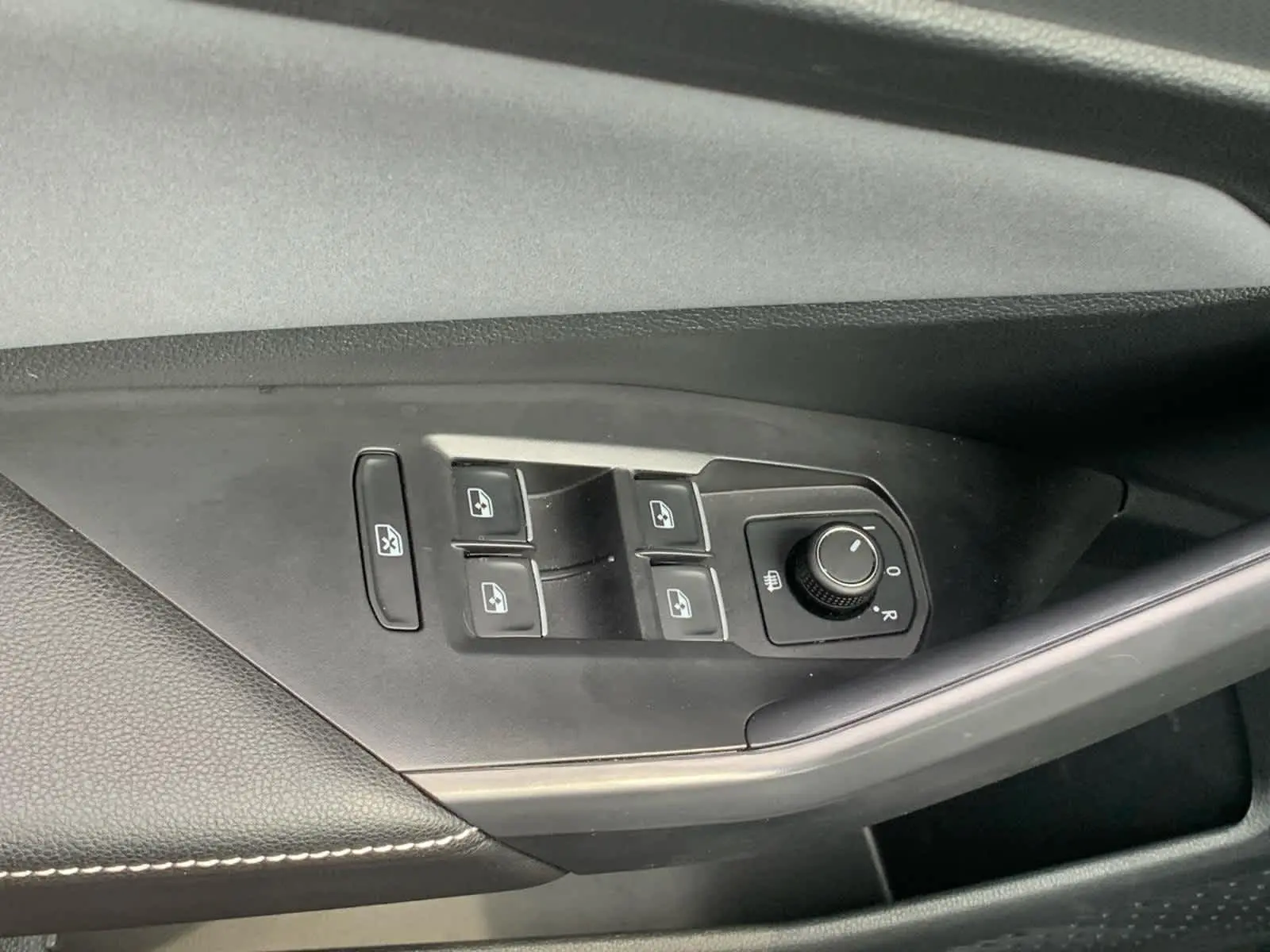 2025 Volkswagen Jetta SE photo 21
