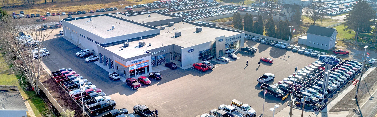 image of ford dealership