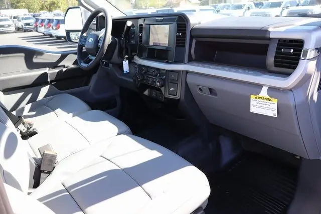 2026 Ford F-550 photo 26