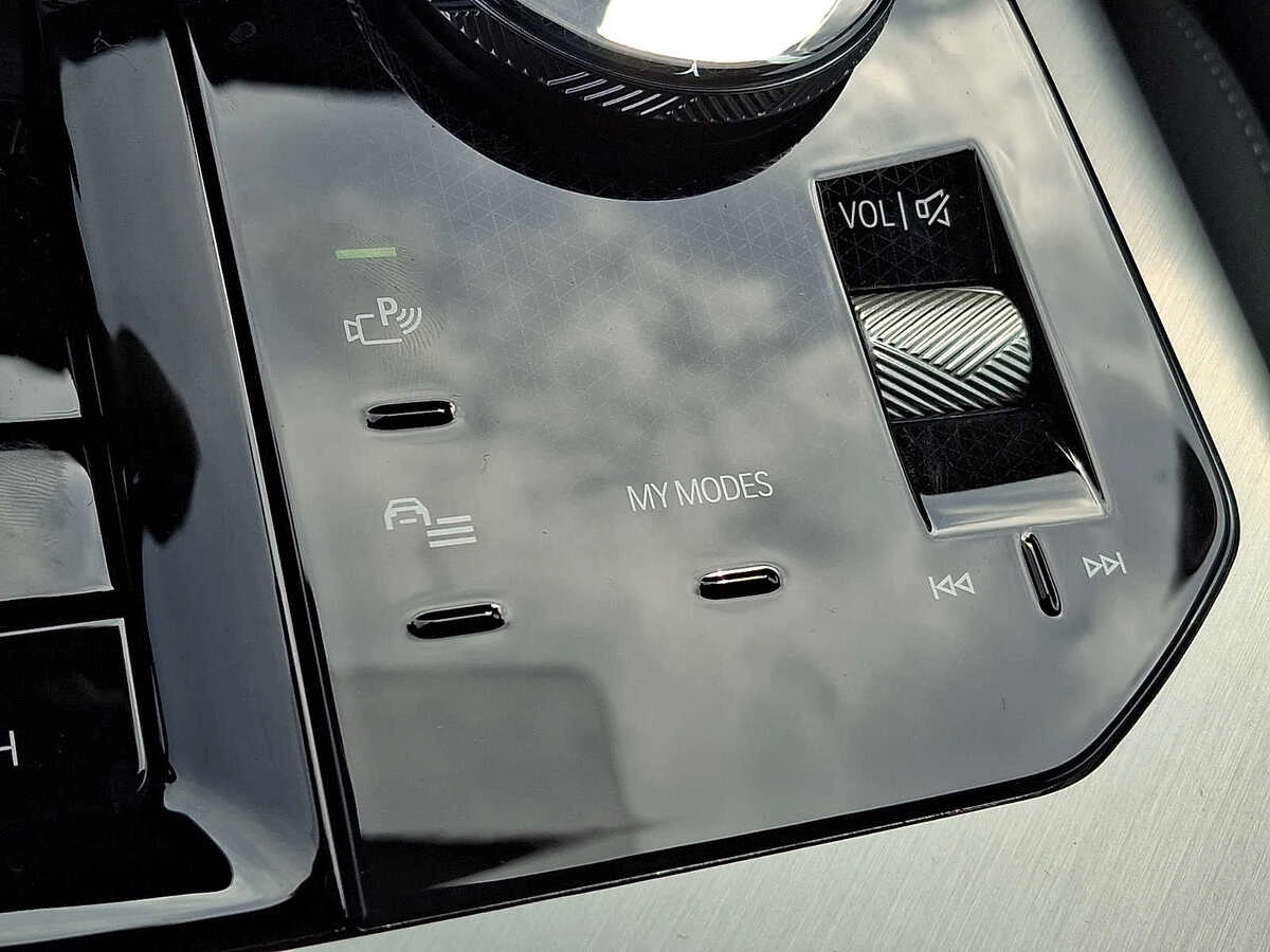 2026 BMW X3 30 - Photo 22