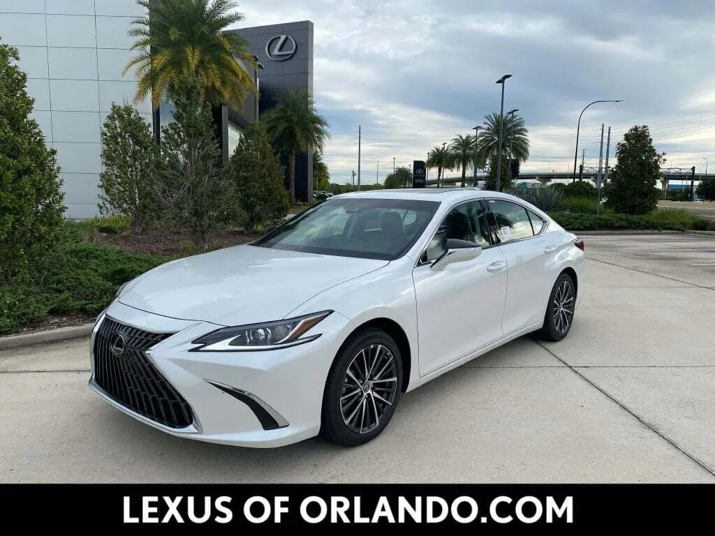2025 Lexus ES 350's photo
