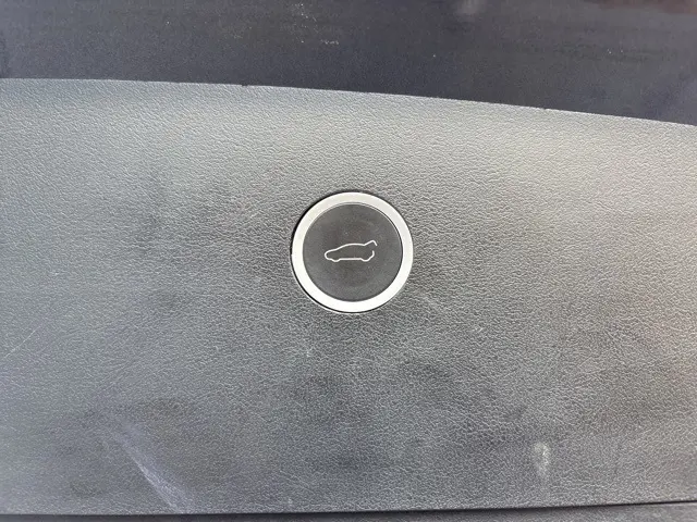 2017 Tesla Model X 75D photo 8