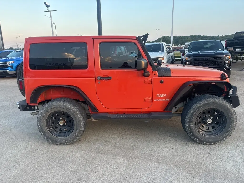 2015 Jeep Wrangler Sahara photo 4