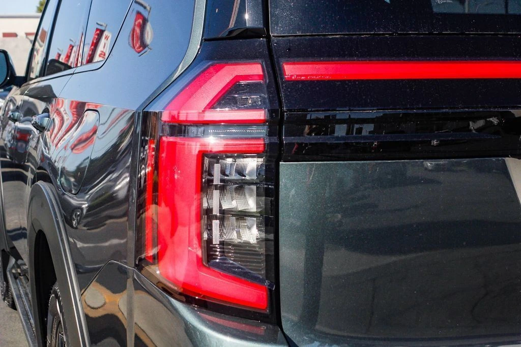 2026 Nissan Armada PRO-4X - Photo 10