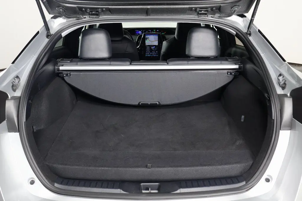 2018 Toyota Prius Prime Advanced photo 12