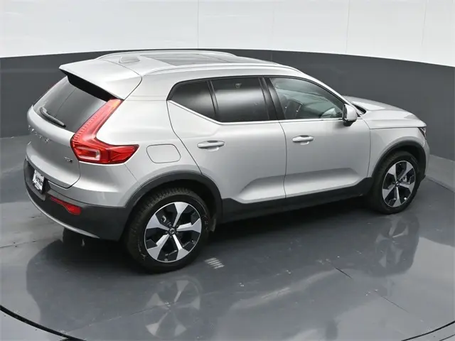 2024 Volvo XC40 Plus photo 37