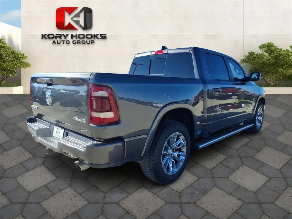 2019 Ram 1500 Laramie photo 4