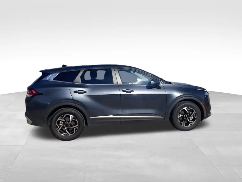 2024 Kia Sportage LX photo 8