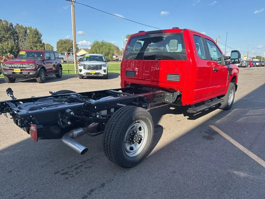 2026 Ford F-350 photo 4