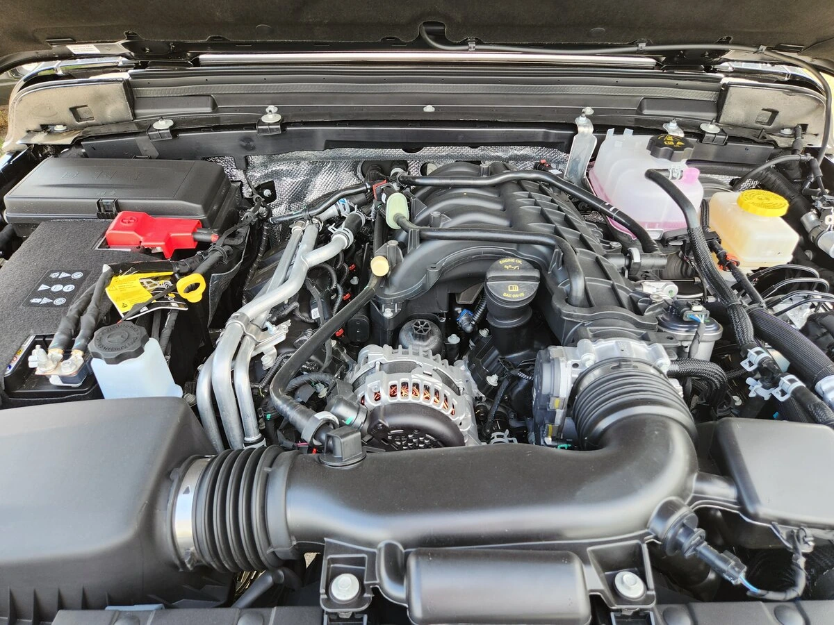 2025 Jeep Wrangler 4-Door Sport S - Photo 9
