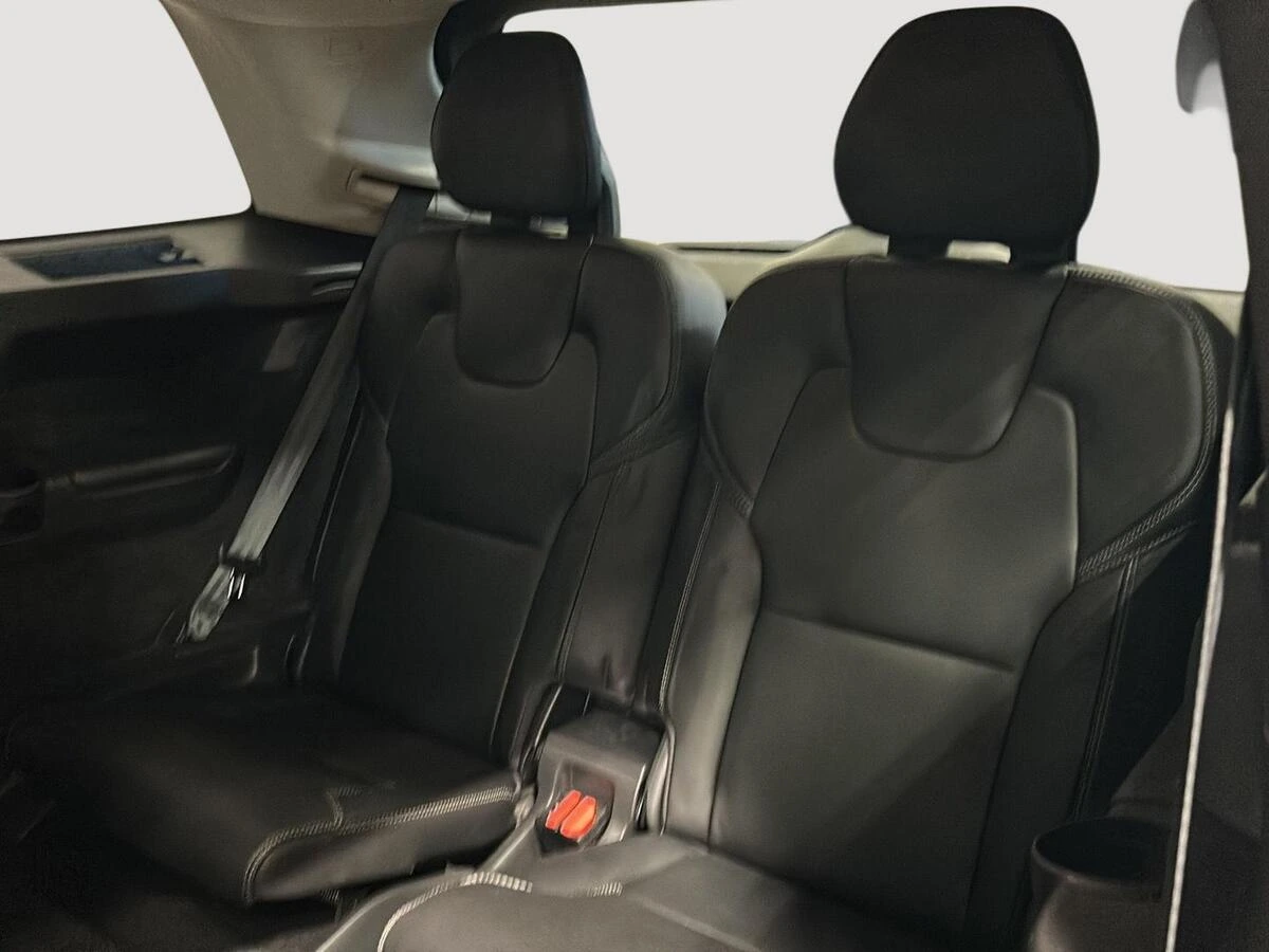 2021 Volvo - image 31