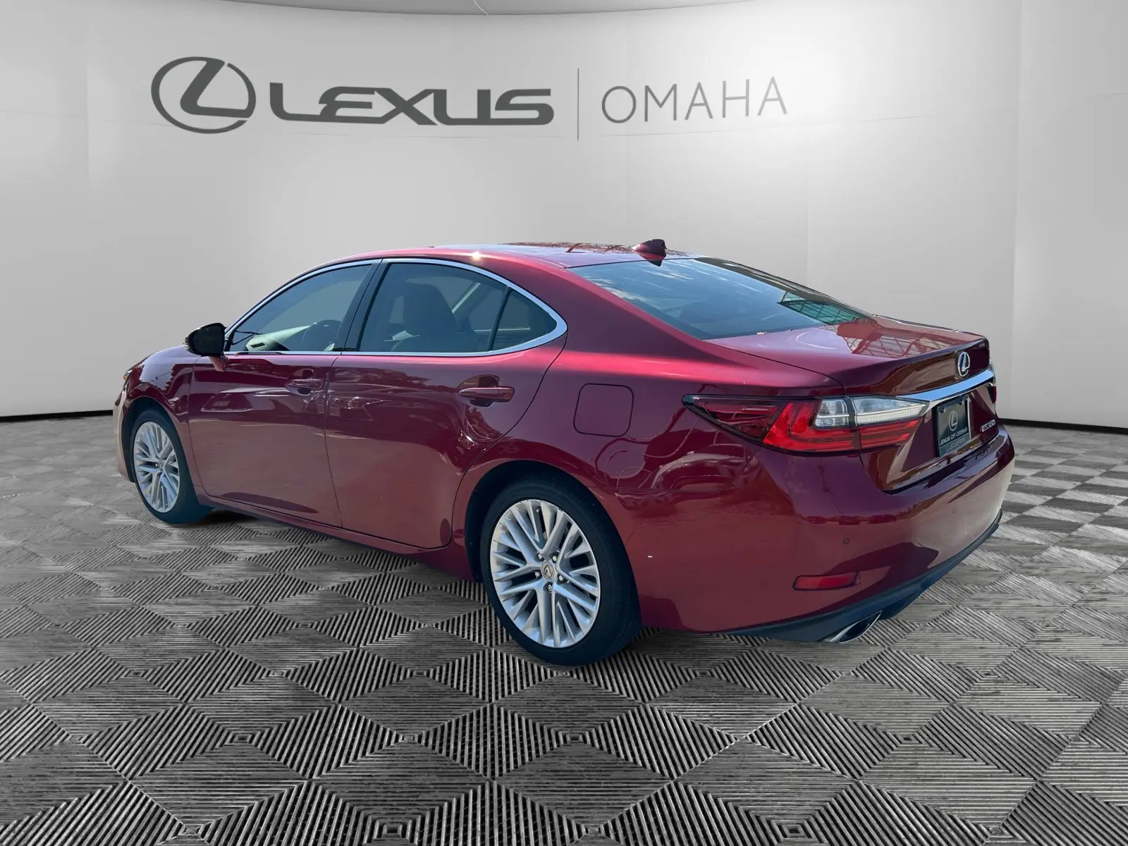 2016 Lexus ES 350 photo 2