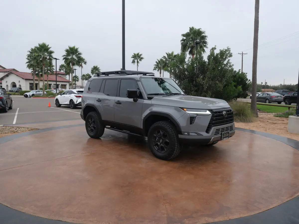 2025 Lexus GX Overtrail's photo