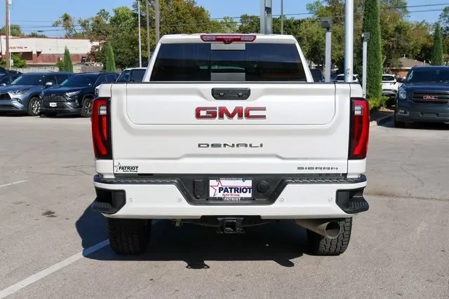 2025 Gmc Sierra 2500 HD Denali photo 2