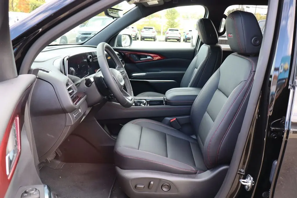2026 Chevrolet Traverse Z71 photo 11