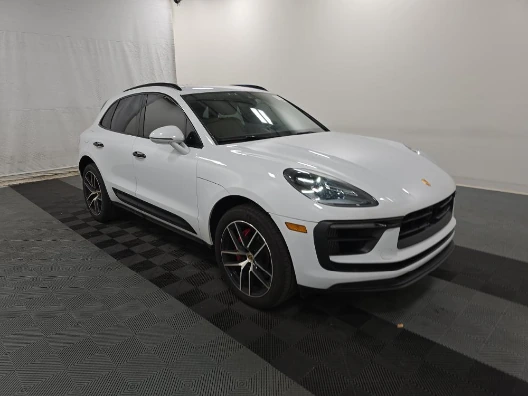 2022 Porsche Macan S's photo