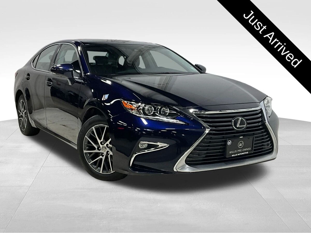 2017 Lexus ES Base's photo