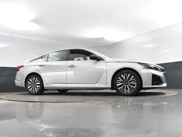 2024 Nissan Altima 2.5 SV photo 39