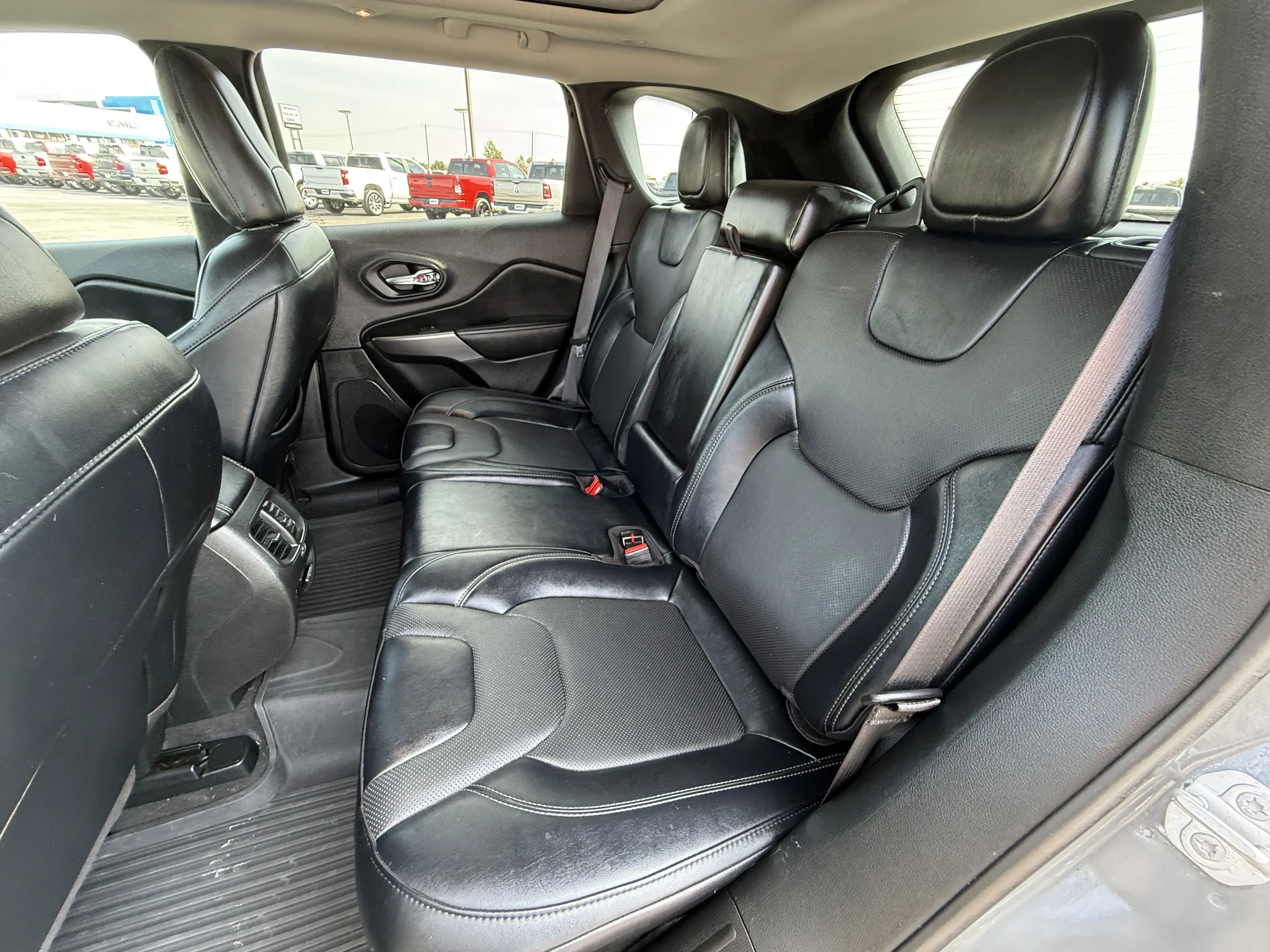 2022 Jeep Cherokee Limited photo 13