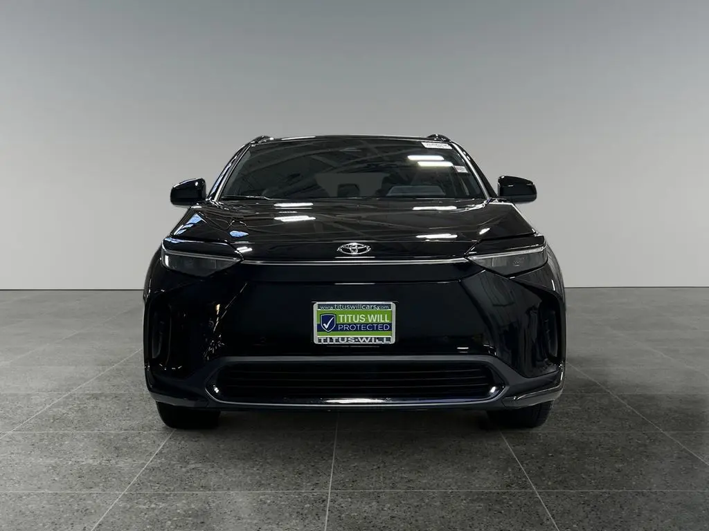 2024 Toyota bZ4X XLE photo 2