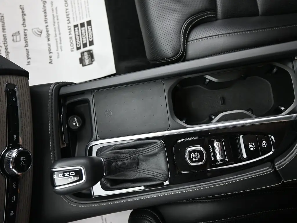2021 Volvo XC90 T6 AWD Inscription photo 27