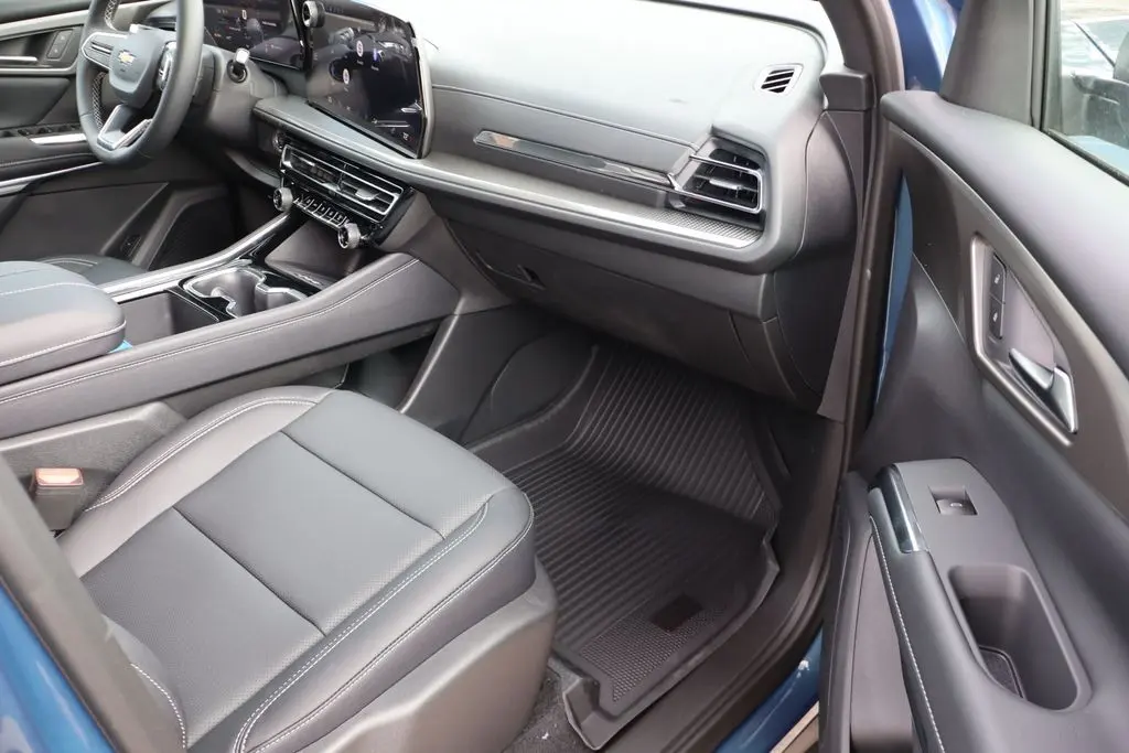 2026 Chevrolet Traverse 2LT photo 42
