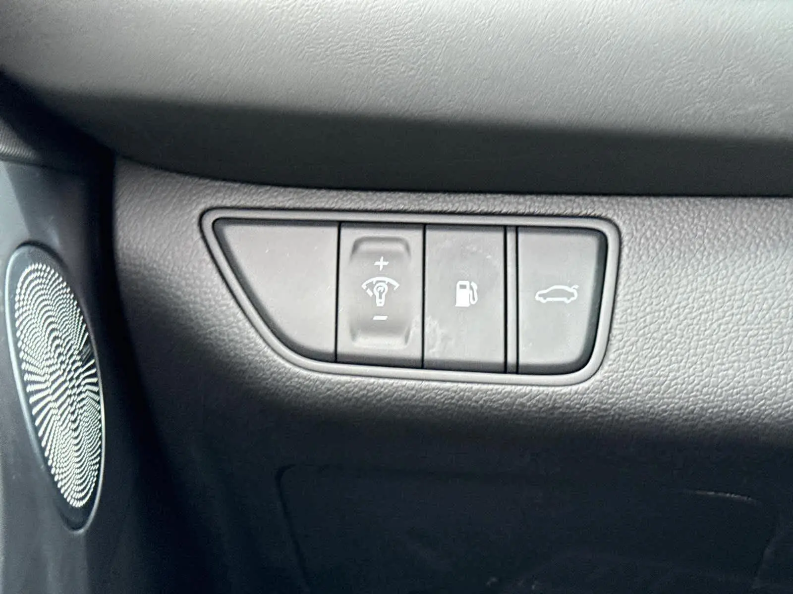 2025 Genesis G70 2.5T photo 23