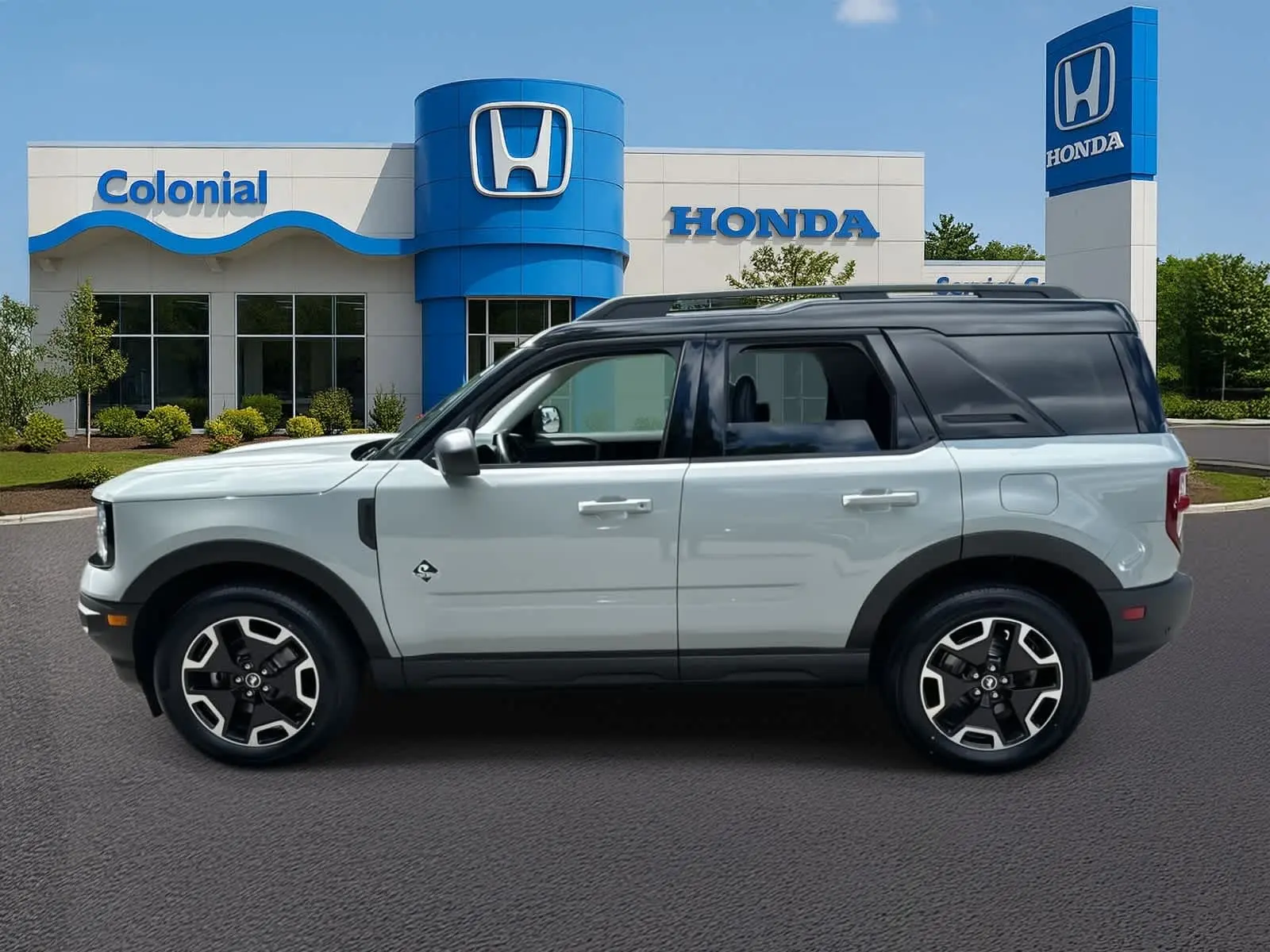 2021 Ford Bronco Sport Outer Banks photo 3