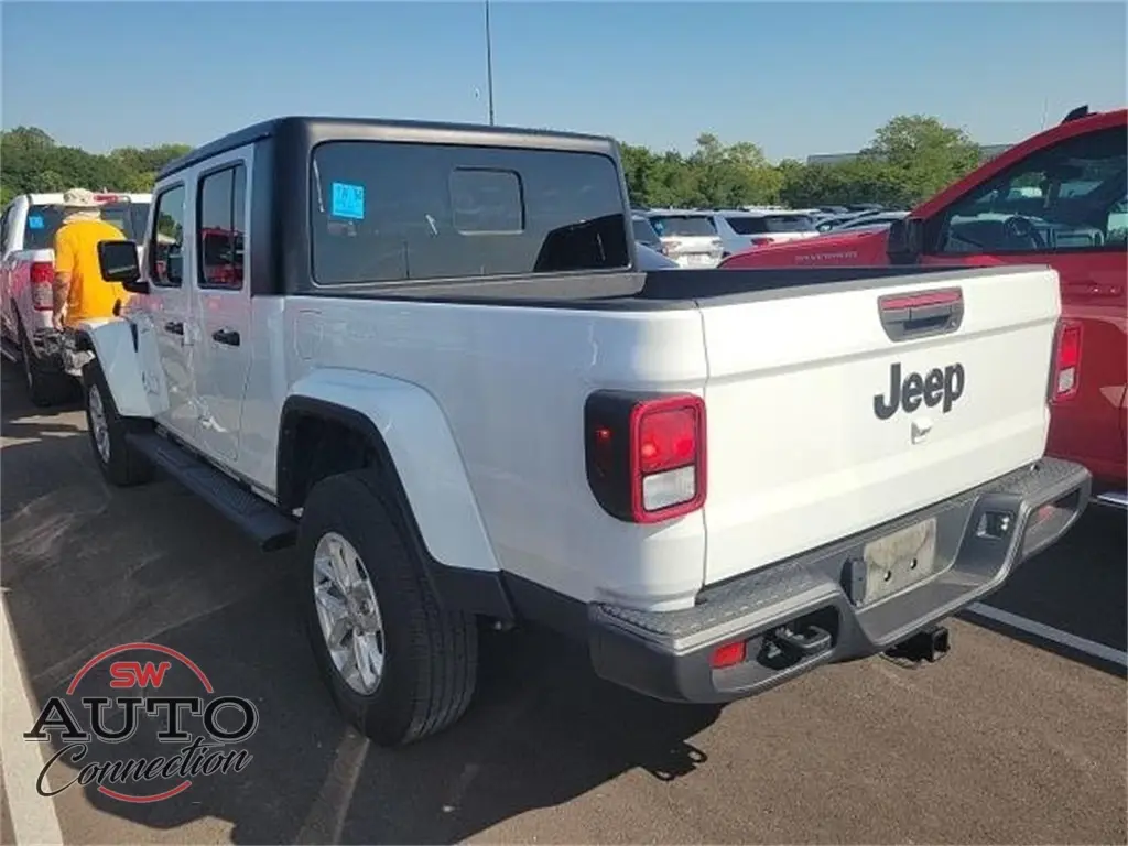 2023 Jeep Gladiator Sport photo 2