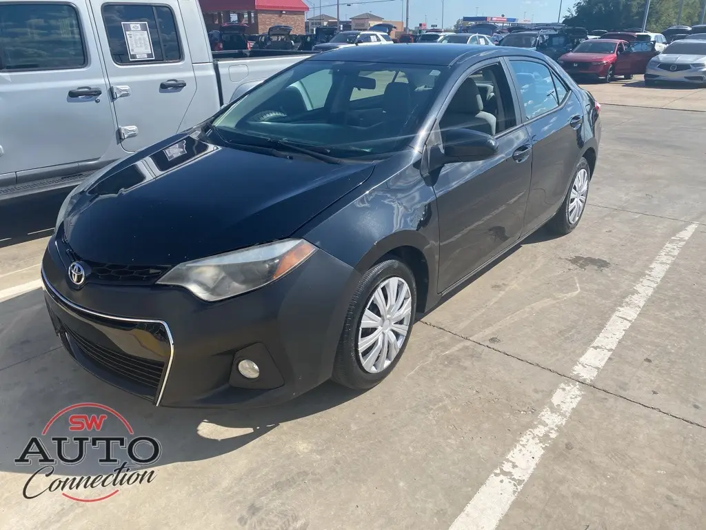 2015 Toyota Corolla L photo 2