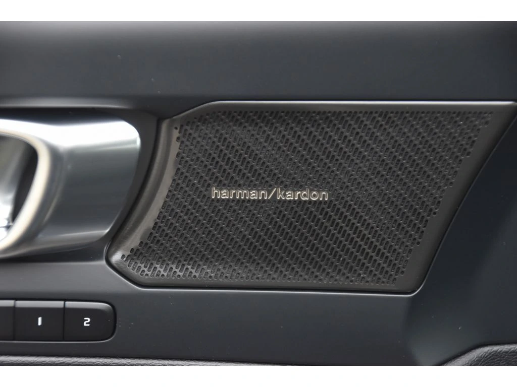 2026 Volvo - image 29