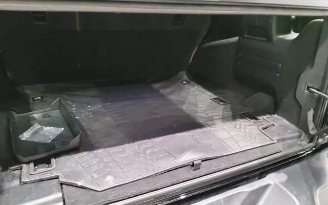 2021 Jeep Wrangler Unlimited Sahara photo 14