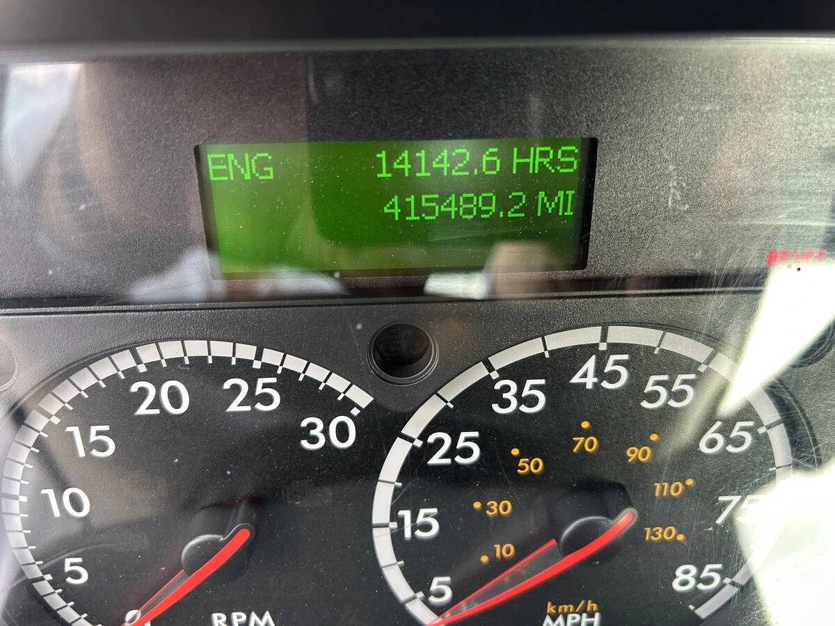 2016 Freightliner Cascadia - image 23