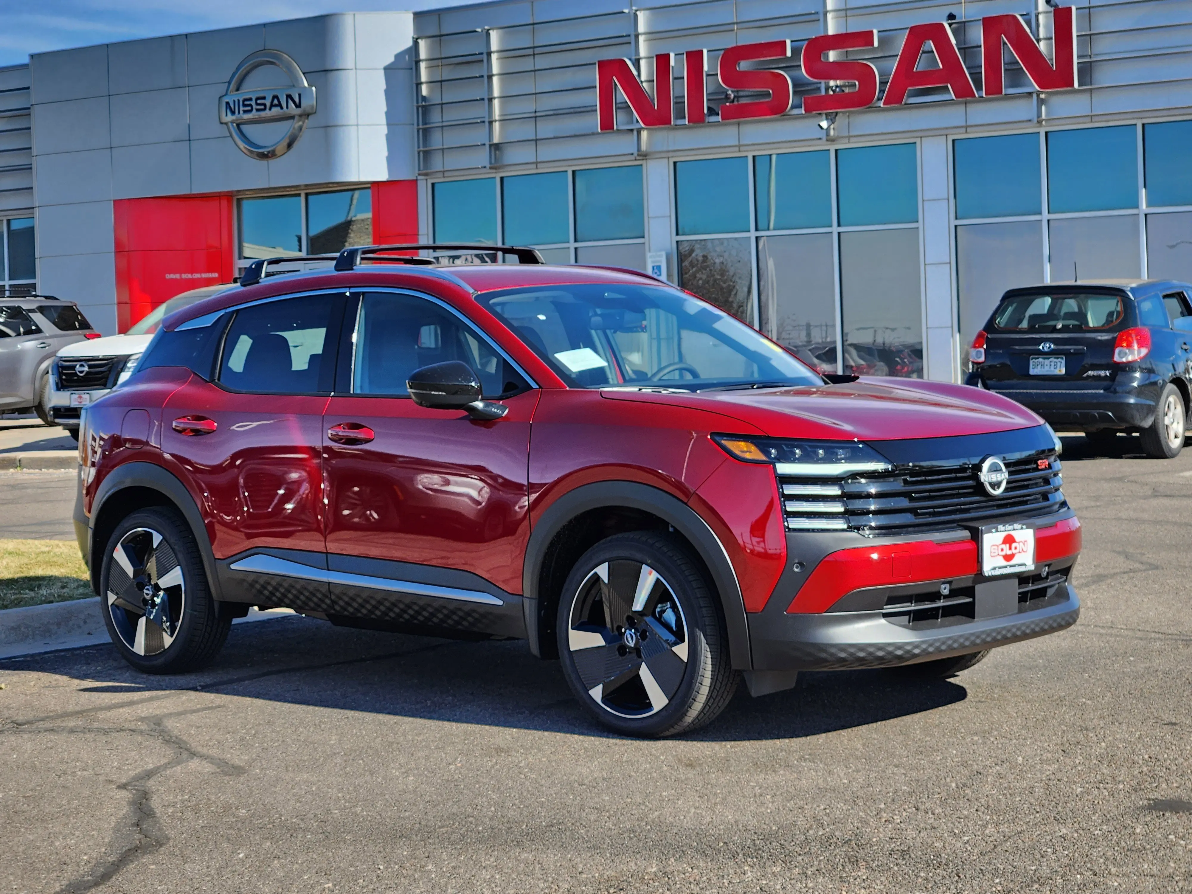 2026 Nissan Kicks SR photo 4