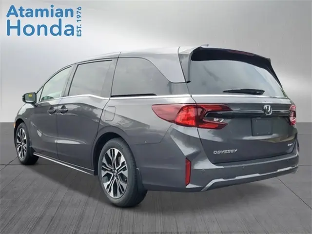 2026 Honda Odyssey Elite photo 2