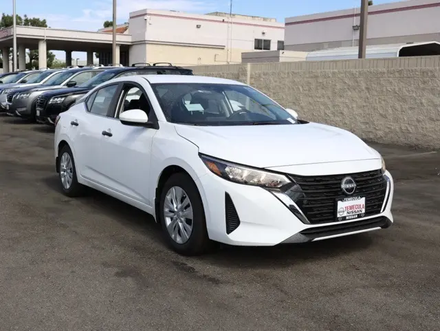 2025 Nissan Sentra S's photo
