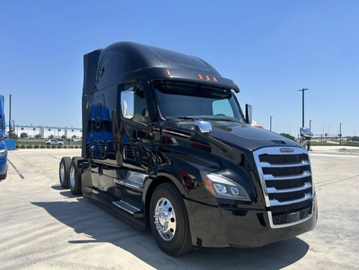2022 Freightliner Cascadia — photo 6